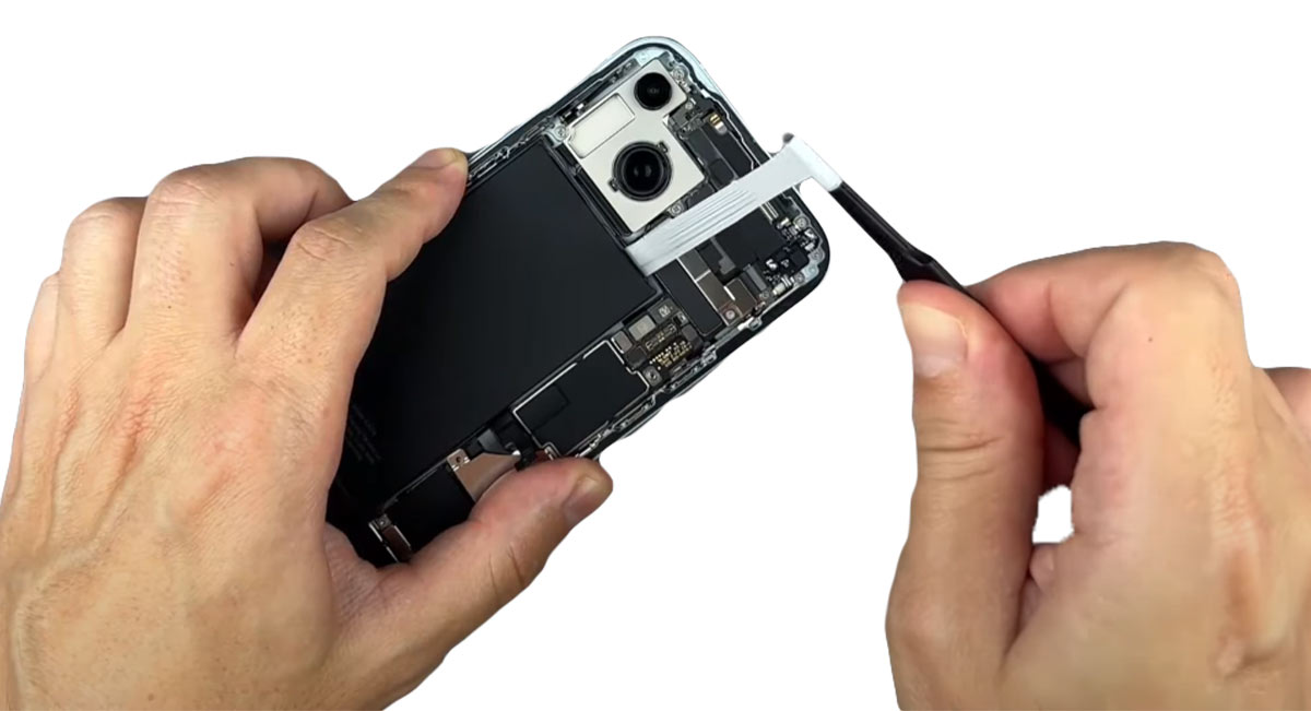 خرید باتری گوشی iPhone 15 اورجینال با ۳ ماه گارانتی