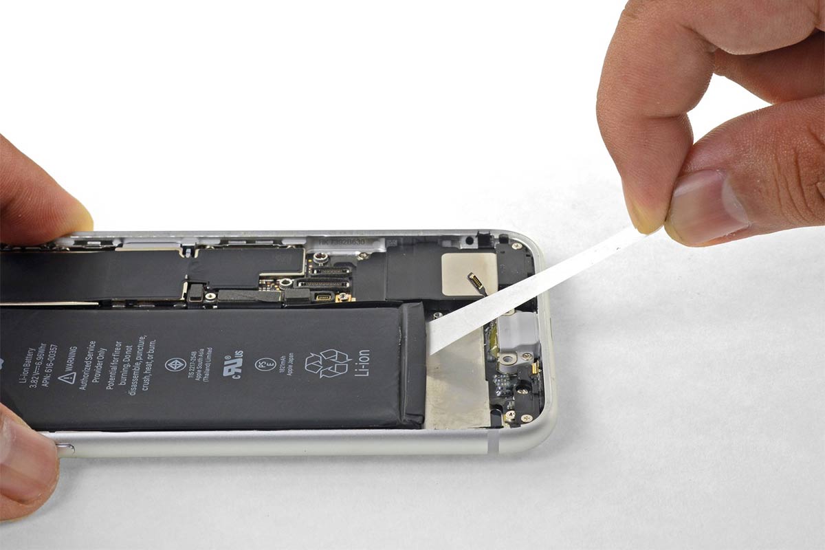 خرید باتری گوشی iPhone SE (2020) اورجینال با ۳ ماه گارانتی